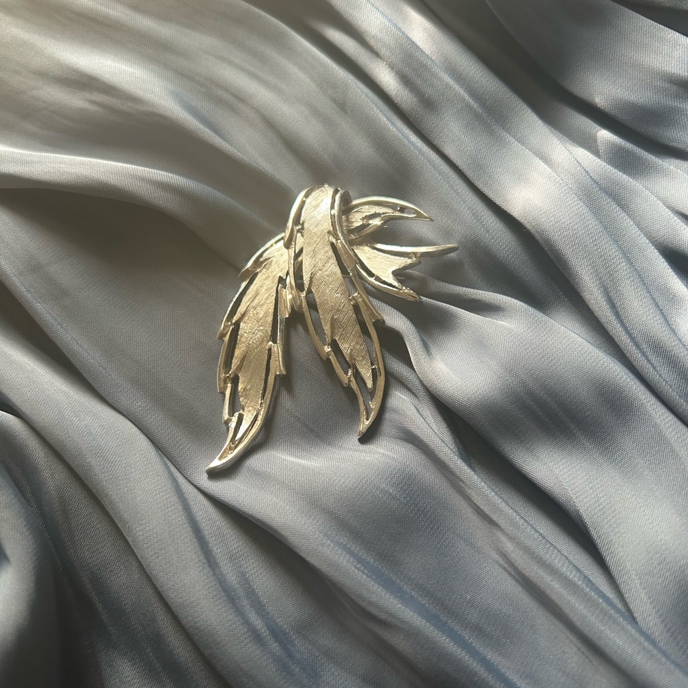 Elegant Silver Leaf Brooch